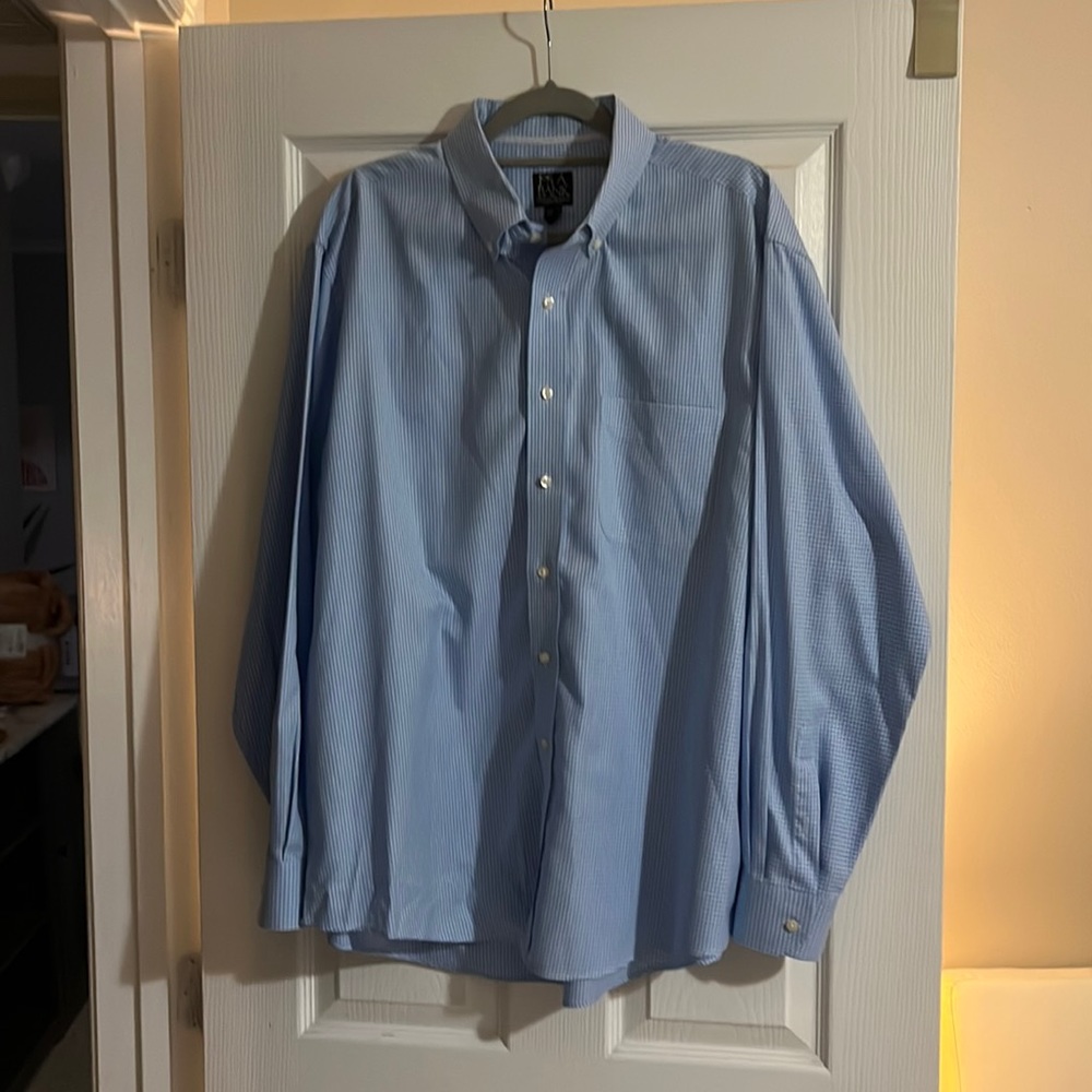 Jos A Bank XL Dress Shirt - Tailored Fit - Like New - Blue - Button Up